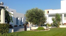 Ideal Retreat on the Beach - Pouria Skyros
